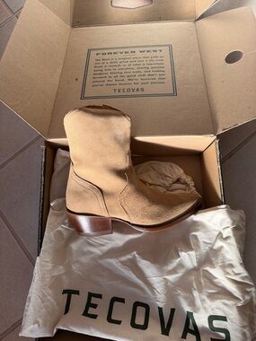 Tecovas Women's Suede Dakota Tan Mid-Booties